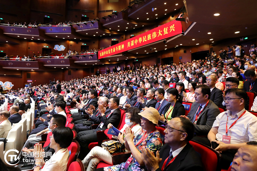 第五屆海峽兩岸中山論壇海峽兩岸和港澳地區的各界人士2000多人參加幕