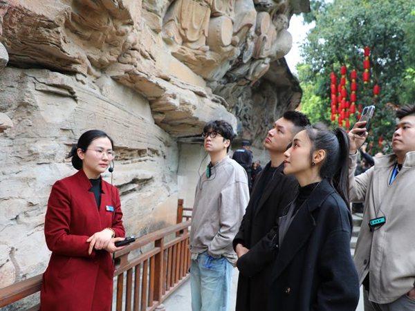 台青大足石刻為主題的文創IP商品